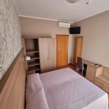 Otel Fornaci 2*